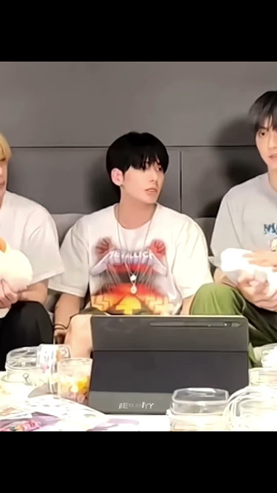 [TXT] the way the members stopped and stared
