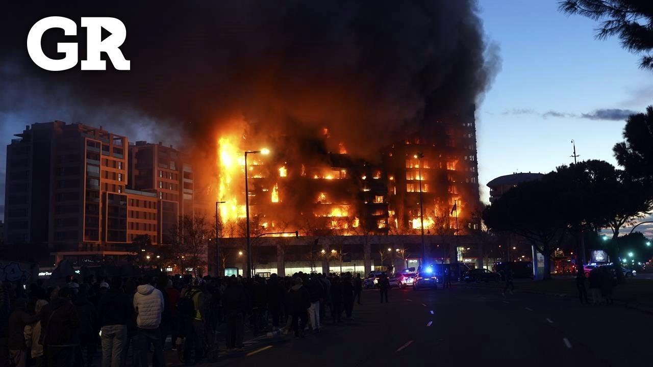 Arde edificio en Valencia; hay al menos 14 heridos