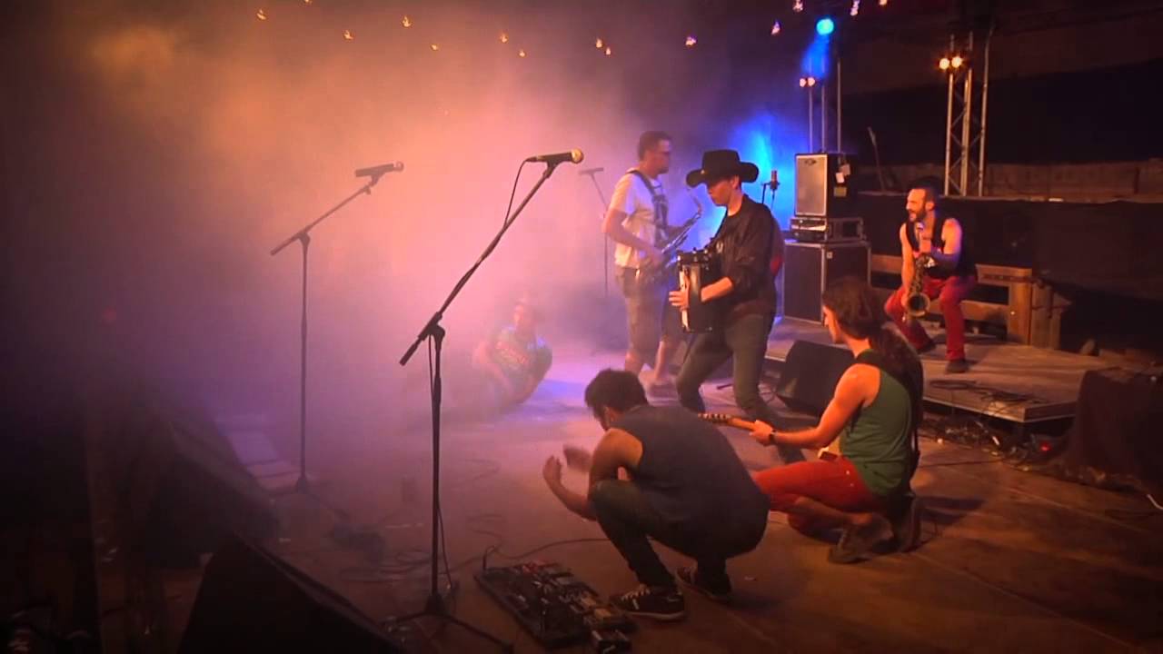 Watch Strombers+Berto Romero, Borracha- DVD 10 anys de festa il·legal on YouTube Watch Strombers+Berto Romero, Borracha- DVD 10 anys de festa il·legal on YouTube