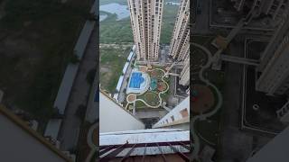 This is what living in the 30th floor looks like#floor #appartement #building #music #high #scary