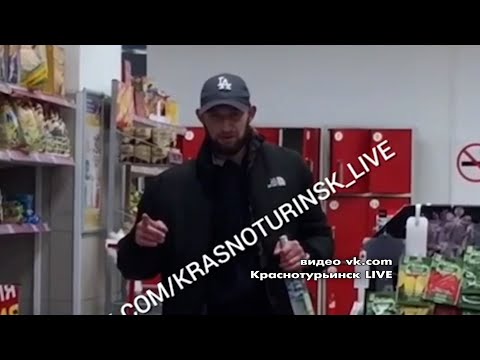 Бухой пытался затащить школьниц в общагу
