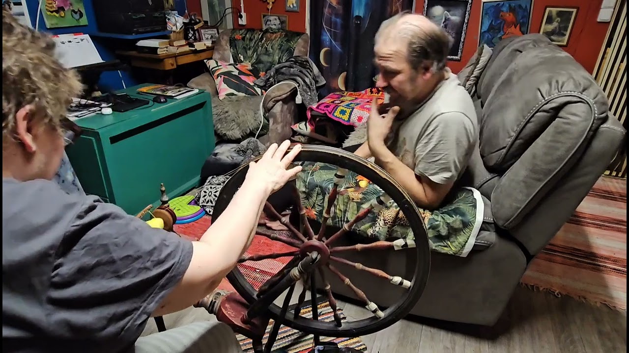 Joko rukki kehrää? Is the spinning wheel spinning?