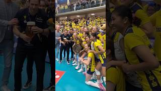 Palmberg Schwerin team celebrates championsip with beer 🍺🍻🏆  #volleyball #beer #championship