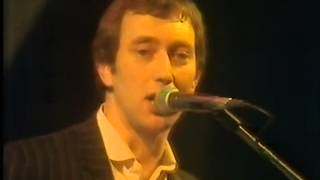 Vignette de la vidéo "Chas and Dave - The Sideboard Song (1979)"