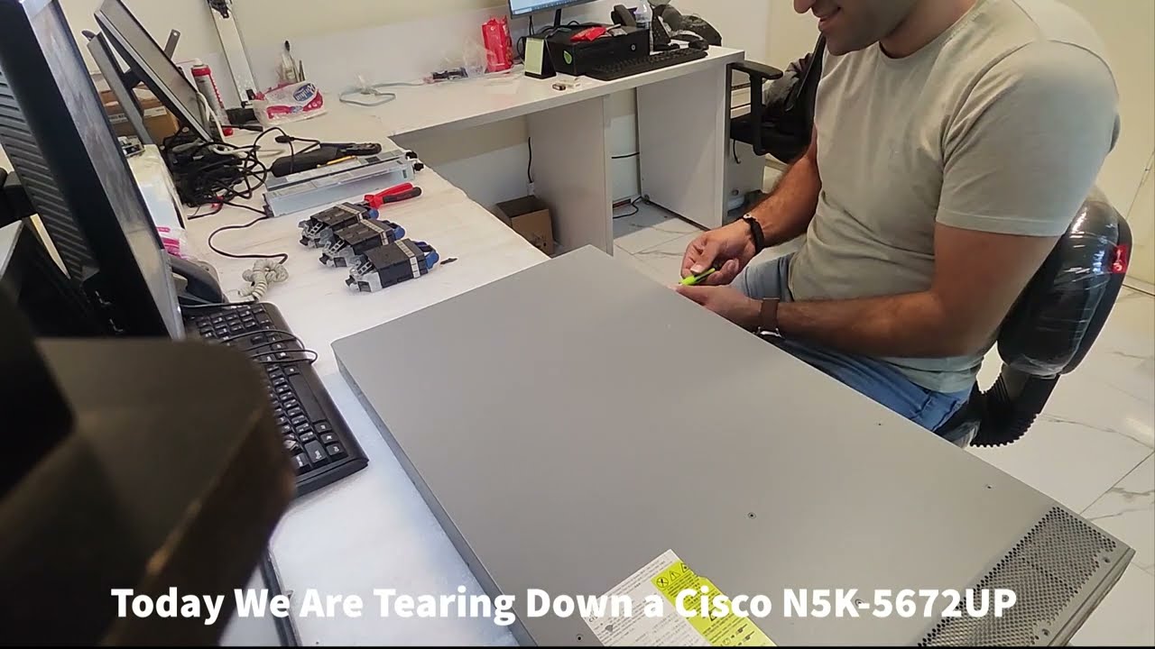Cisco N5K 5672UP Teardown