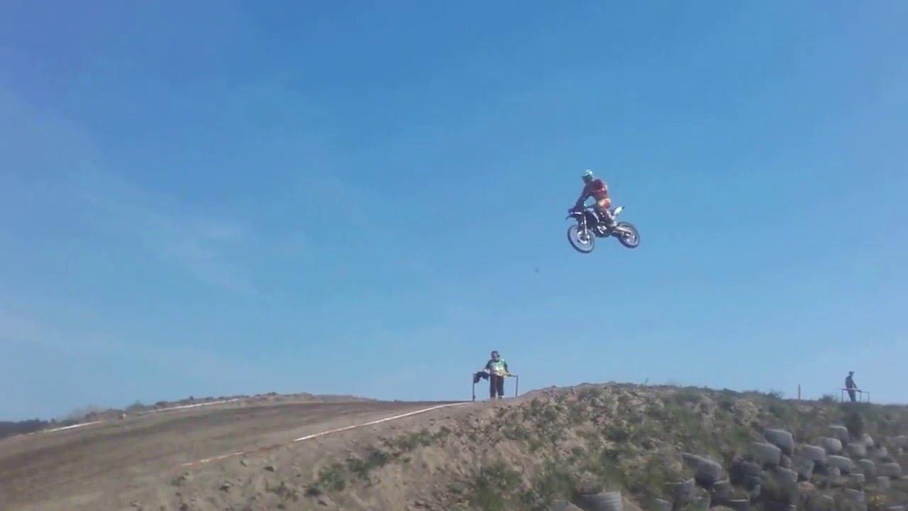 Łukasz( Qurak) Kurowski #111 crazy holeshot and  over head  whip.