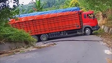 Tikungan Sempit pasir putih kotaraya Sulawesi tengah