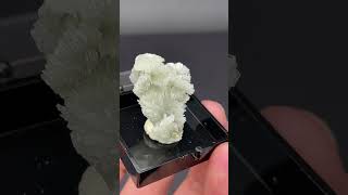 Video preview: White Prehnite — Morocco