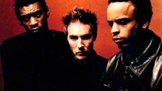 I Against I - Massive Attack & Mos Def (Blade Ii Version)