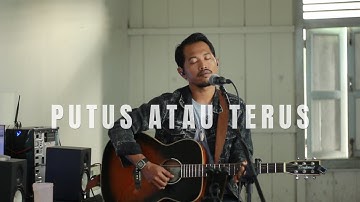 JUDIKA - PUTUS ATAU TERUS [LIRIK] ROLIN NABABAN COVER [LIVE]