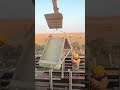 水路にセメントを散布するプロセス