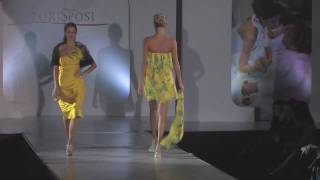 Sfilata Di Moda Di Abiti Da Cerimonia