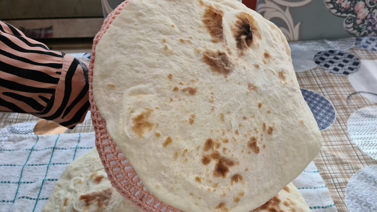 خبز تنور على صاج الفرن