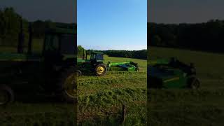 John Deere 4440 with MoCo 946