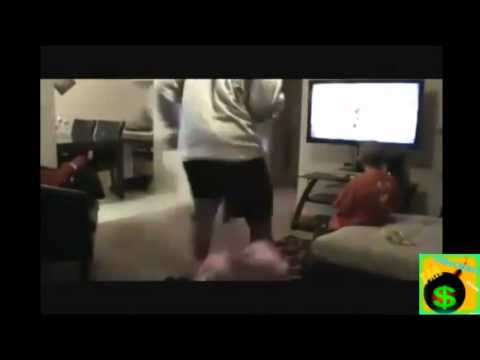 AMAZING Kinect Gaming Fail Compilation 2012