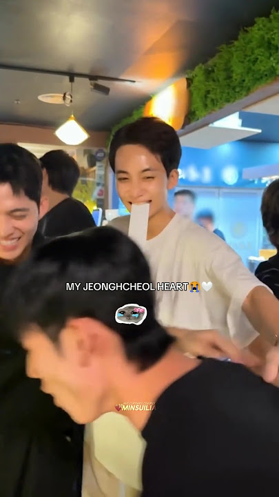 Seventeen staff is so hype like svt #SEVENTEEN #KPOP #SCOUPS #JEONGHAN #JEONGCHEOL #MINGYU #DK