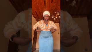 How to style your long denim dress #styletips #style #tipsandtricks #denimdress