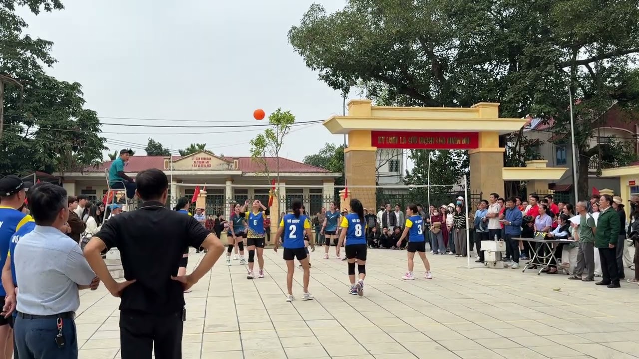 Set 2 chung kết bóng chuyền hơi nữ xã Bất Bạt 2026.  Vô Khuy vs Cẩm An