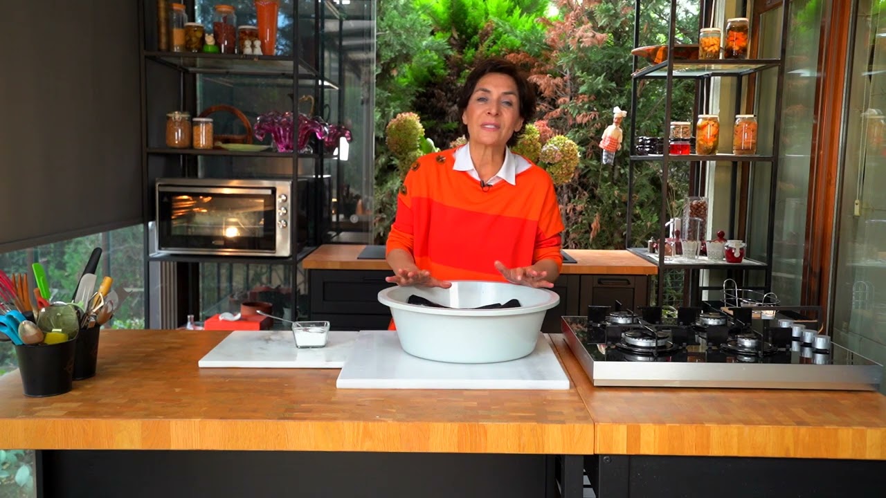 Renkli Kıyafetlerin Solmasını Nasıl Engelleriz? - Meltem Açıkel