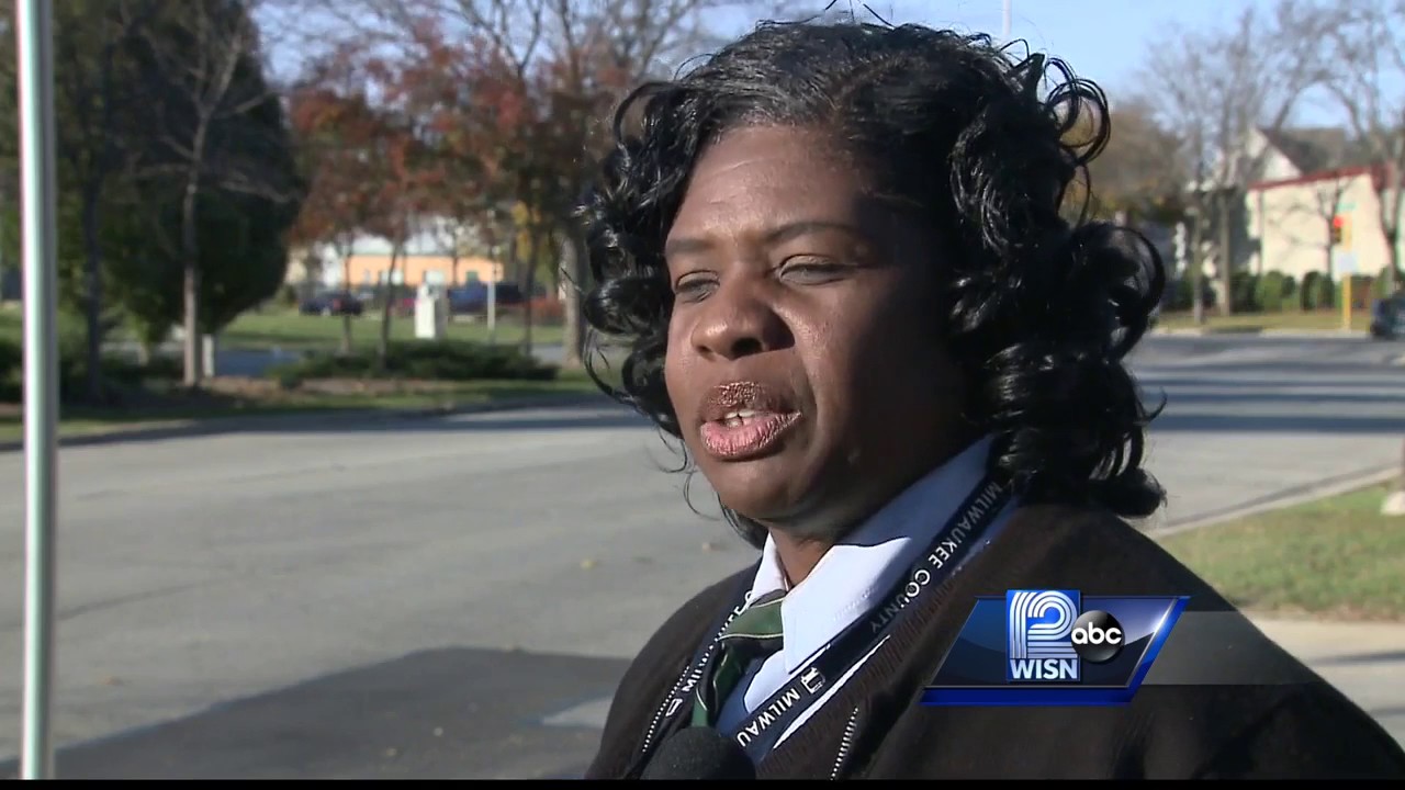 Alert bus driver finds lost kids, helps them get home