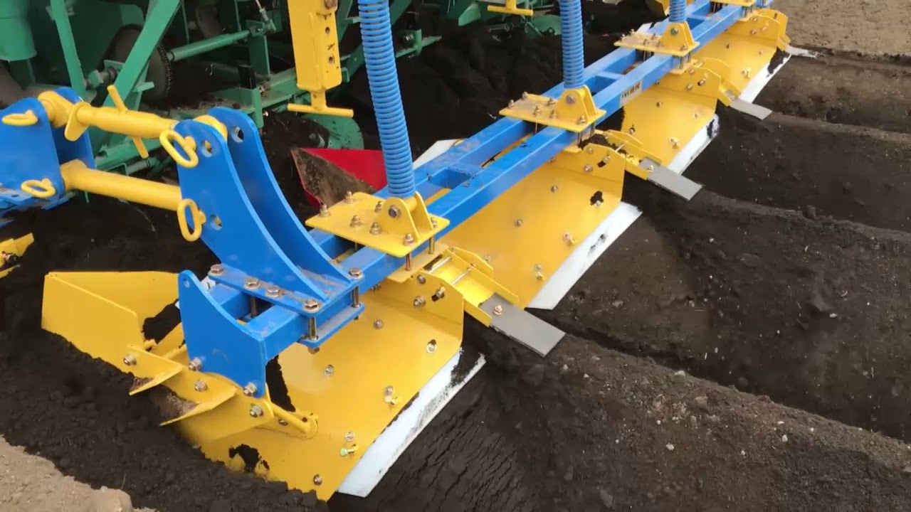 播種同時培土 馬鈴薯 ポテトプランター YNK機械 - YouTube