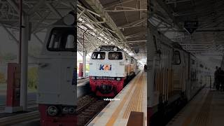 KA Ranggajati Masuk Stasiun Purwokerto