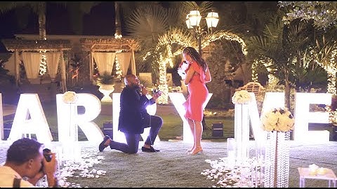 DEMANDE EN MARIAGE SURPRISE (J'AI PLEURÉ... Ouf!!) Essayez de ne pas pleurer aussi.