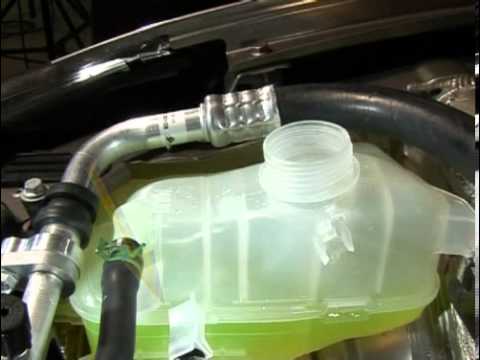 MEGANE : Niveau liquide de refroidissement - YouTube