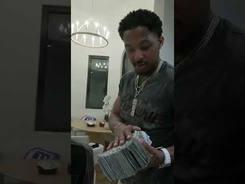 DDG Flexes $100,000 on Stream 🍞😳