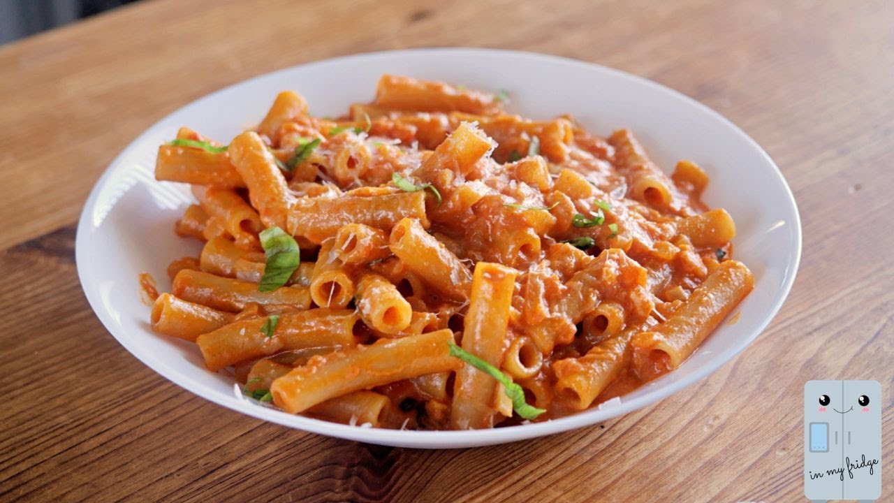 Creamy Spicy Gochujang Pasta - Easy 1 Pot Recipe