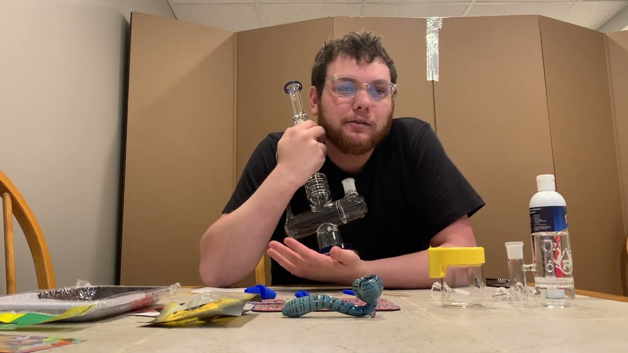 FAT ASS GLASS $200 MIXED FLOWER + OIL MYSTERY BOX UNBOXING AND REVIEW