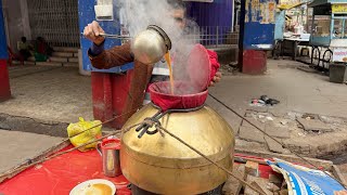 सर्दियों के मौसम की कानपुर की मशहूर गुड़ की चाय || Kanpur Street Food || Indian Food 