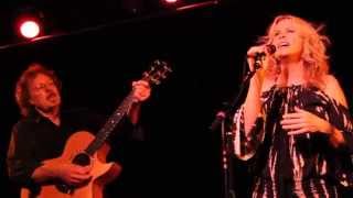 Vonda Shepard Live singing I Only Wanna Be With You chords