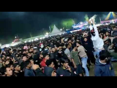 kisruh penonton Adela di lapangan maron temanggung tadi malam