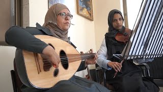 يمنيات يعزفن على الآلات الموسيقية