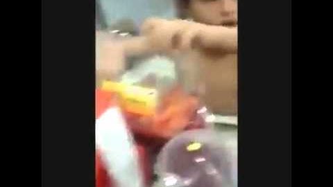 Thug Life Niño roba dulce en Tienda