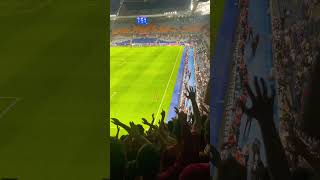 Maç Sonu Sacha Boey Minik Taraftarına Formasını Veriyor