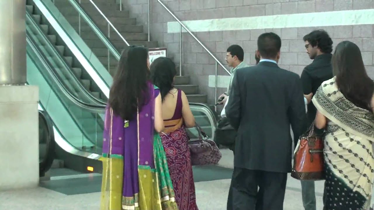 NABC2010 - Ekti Tarar Khonje Team Arrives ( 037)