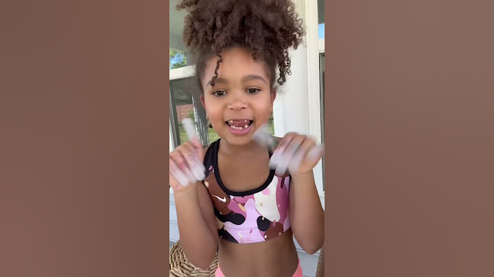 Scarlett was loving her “nails” 🤣 #nails #asmr #funnyshorts