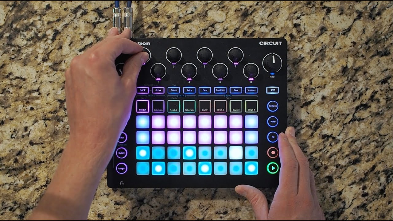 Sleduj Novation Circuit - Summit na YouTube Sleduj Novation Circuit - Summit na YouTube