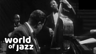 Oscar Peterson Trio - You Look Good To Me (Live) - 14 August 1965 • World of Jazz chords