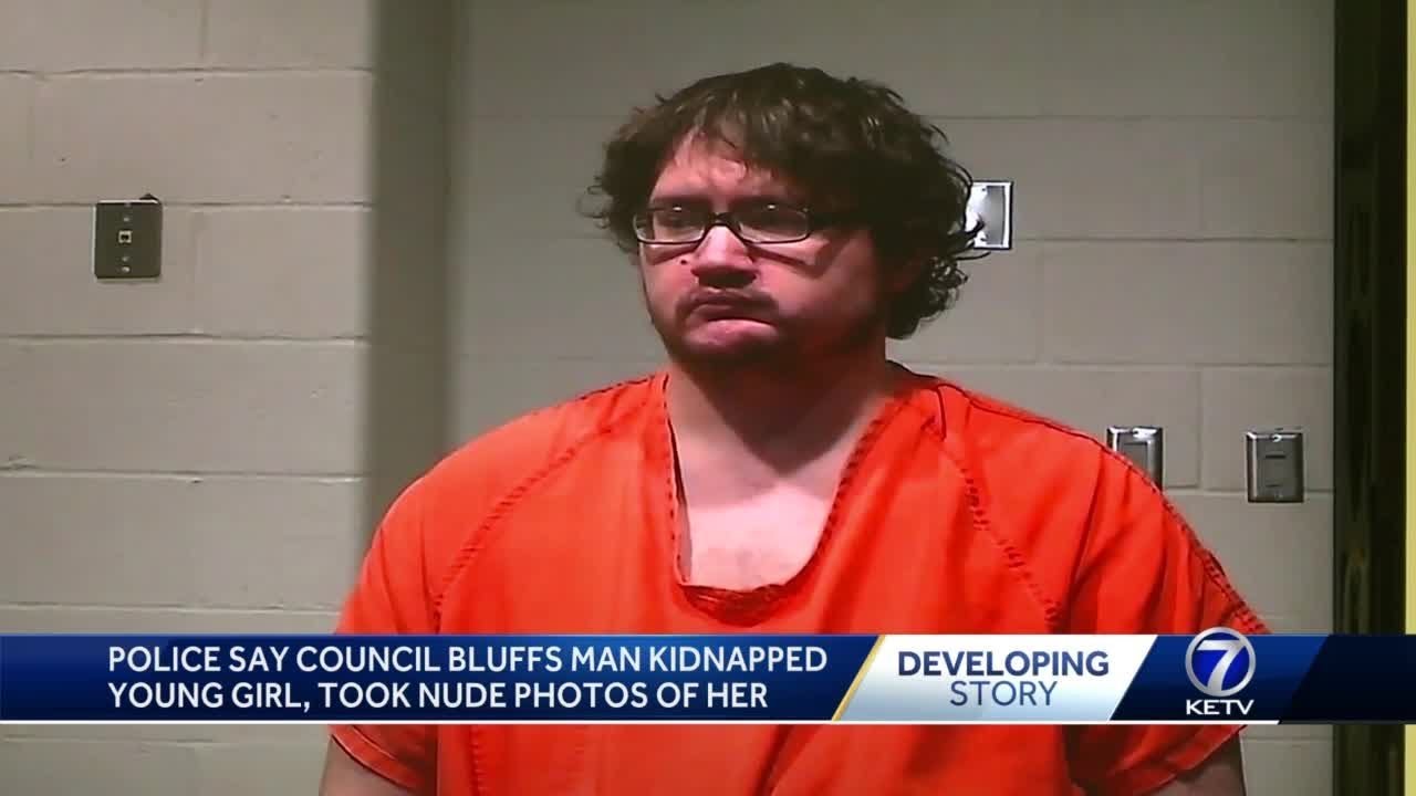 Naked man accused of chasing kids at Georgia park