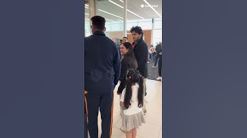 Mohammed Siraj gespot op luchthaven ✈️ Fans haasten zich voor selfies! #indvsaus2025