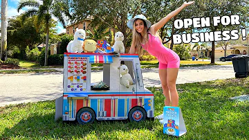 My CRAZY LLAMAS OPEN A Food Truck & USE MONEY For SHOPPING !!