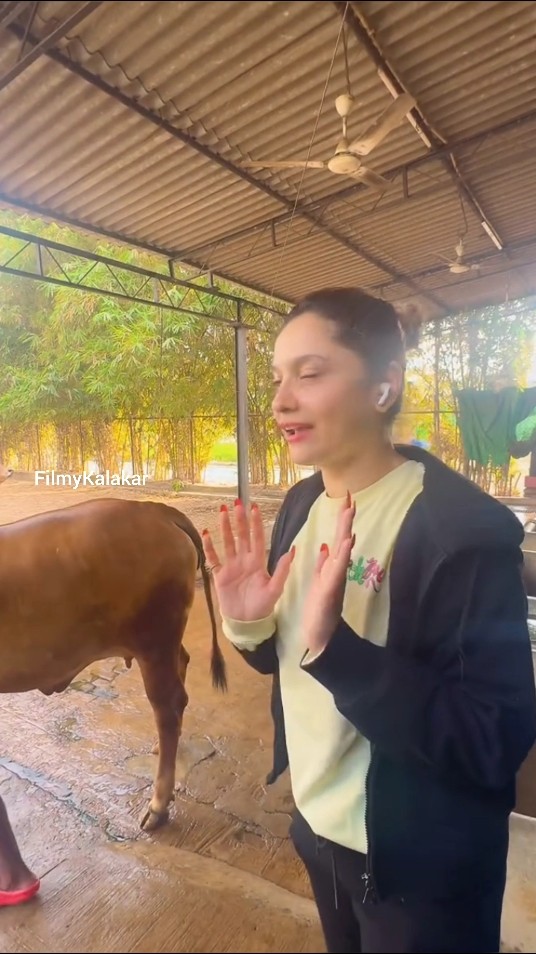 #ankitalokhande enjoying her farm life in Bilaspur ? #filmykalakar