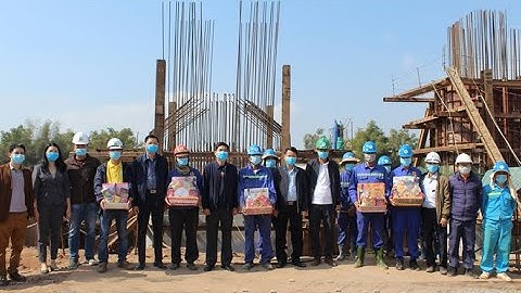TRAO TẶNG QUÀ TẾT CỦA BÍ THƯ TỈNH ỦY QUẢNG NINH TỚI CÔNG NHÂN THI CÔNG CẦU KA LONG 2