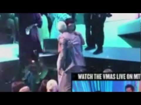 Drake and Rihanna Kissing 2020 Chris Brown and Rihanna KISS ON THE LIPS VMA 2020 YouTube Drake and Rihanna Kissing 2020 Chris Brown and Rihanna KISS ON THE LIPS VMA 2020 YouTube