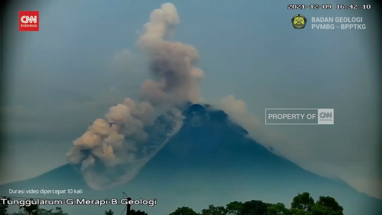 Gunung Merapi Luncurkan Awan Panas Sejauh 2,2 KM