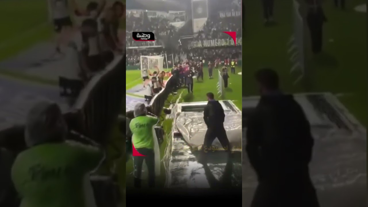 🔴سقوط خطير للاعب #كوريتيبا البرازيلي داخل النفق المؤدي لمستودع الملابس خلال احتفاله بهدف‼️