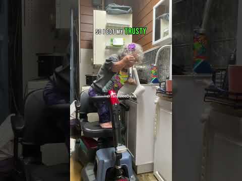 Do dishes with me, Tanyalee : comedian Tanyalee Davis gets about her chores cuz she is unstoppable